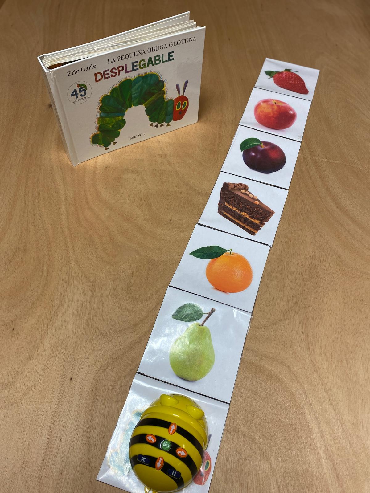 Reproducció del conte l'Orugueta goluda amb Bee Bot